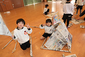 預かり保育の様子　⛺テントを作ったよ