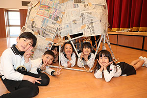 預かり保育の様子　⛺テントを作ったよ