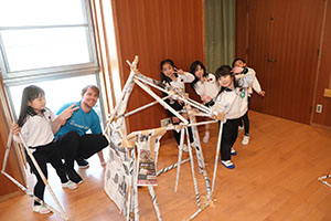 預かり保育の様子　⛺テントを作ったよ