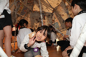 預かり保育の様子　⛺テントを作ったよ